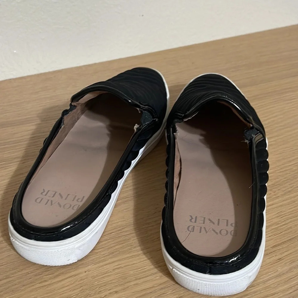 Donald J Pliner Women's Pauly-d Quilted Slippers size 6.5 - Picture 8 of 16